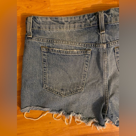 Shorts - Picture 4 of 7